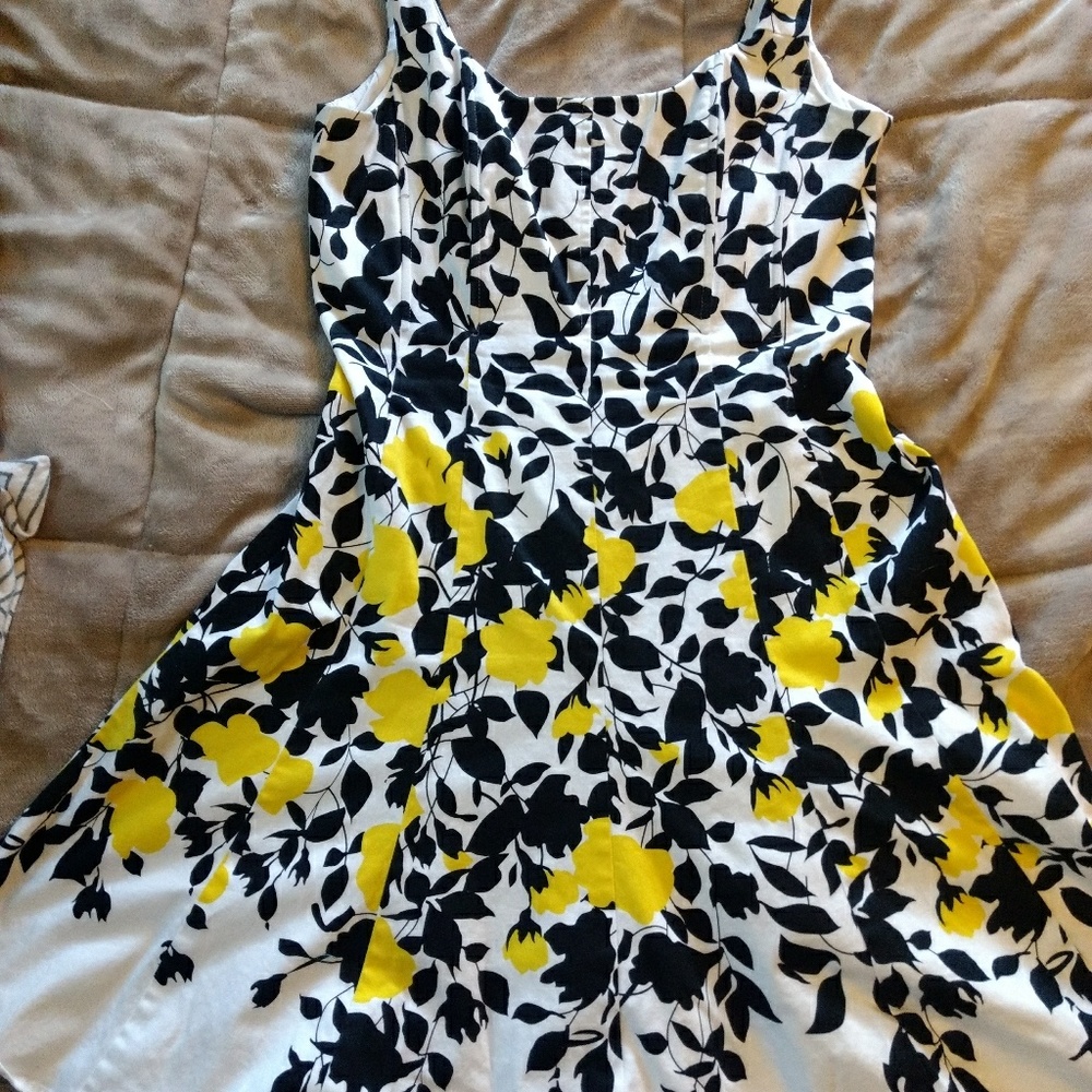 Sold! Fun and flirty Nine West dress
